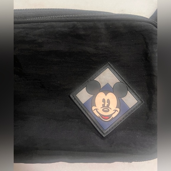 Mickey Mouse Black Belt Bag Fanny Pack With Mouse Silver Tone Zipper Pulls - Picture 2 of 10